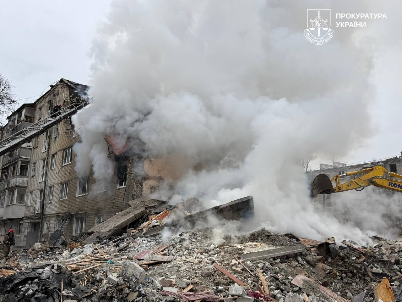 Наслідки ракетного удару росіян по будинку в Харкові 7 березня 2026 року