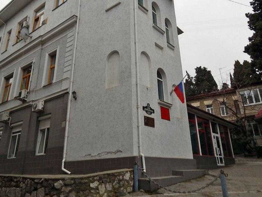 Суддю з Ялти підозрюють у примусовій депортації українця з окупованого Криму