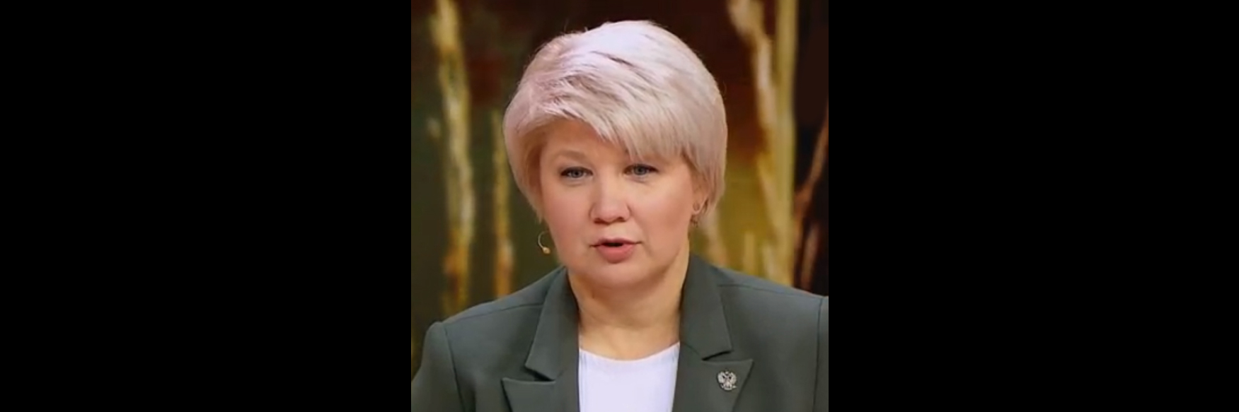 Директорка музею, яка віддала окупантам картини Куїнджі, отримала підозру у воєнному злочині